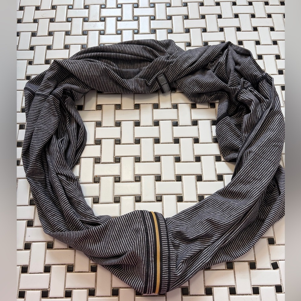 lululemon athletica Black and Gold Striped Scarf - Picture 6 of 10